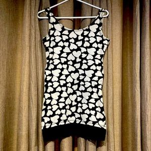 Super cute black n white mini dress with lace bottom trim heart 💜 design